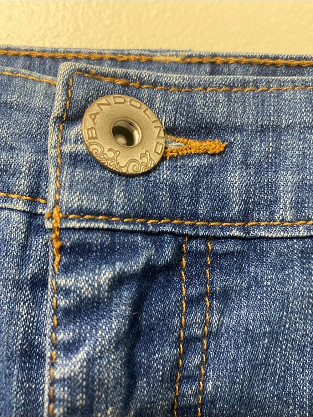 Bandolino Midwash Blue Denim Shorts